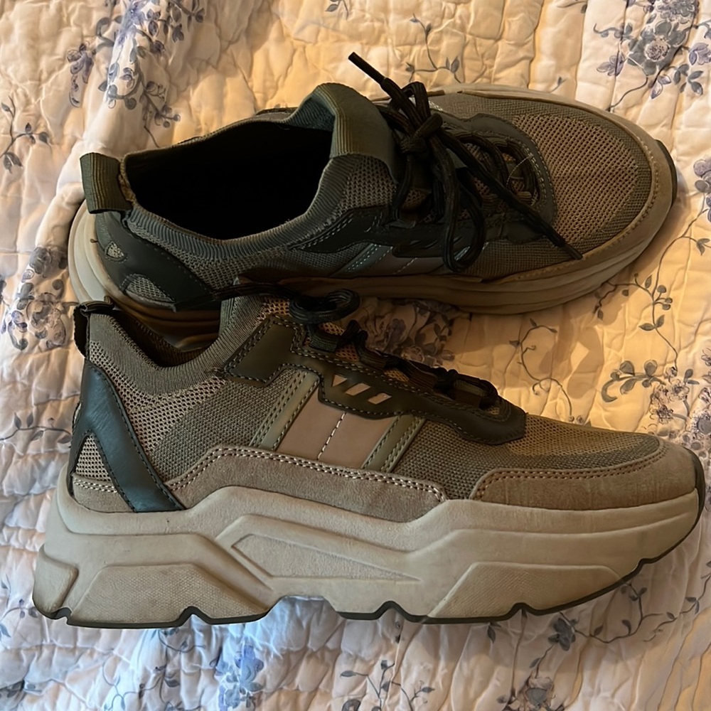 retro chunky green platform dad sneakers